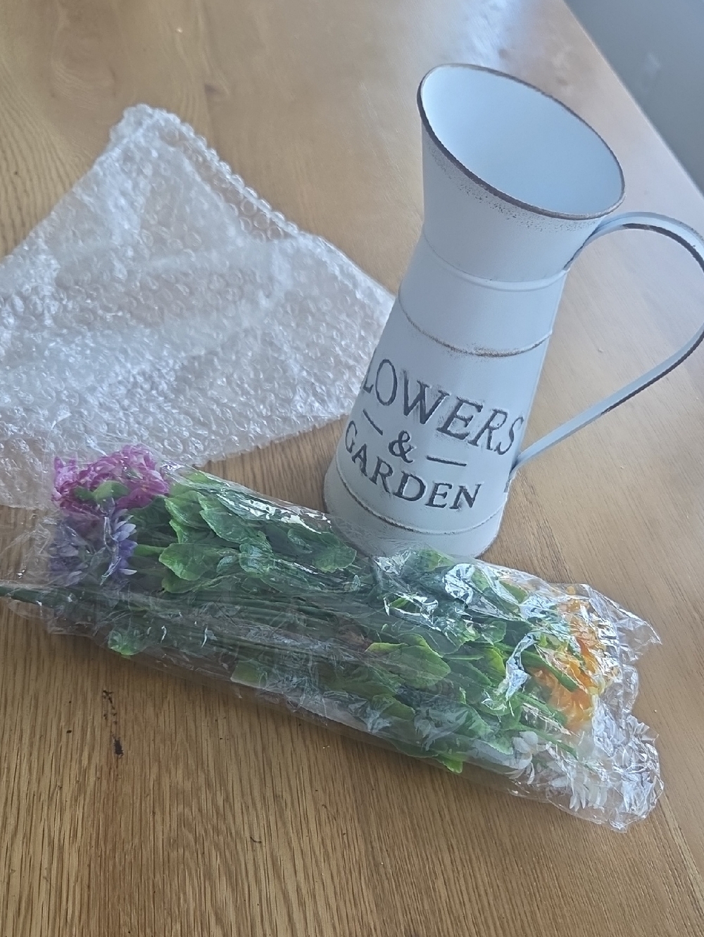 Nwt. Rustic White 'Flowers & Garden' Metal Pitcher Vase With Flowers